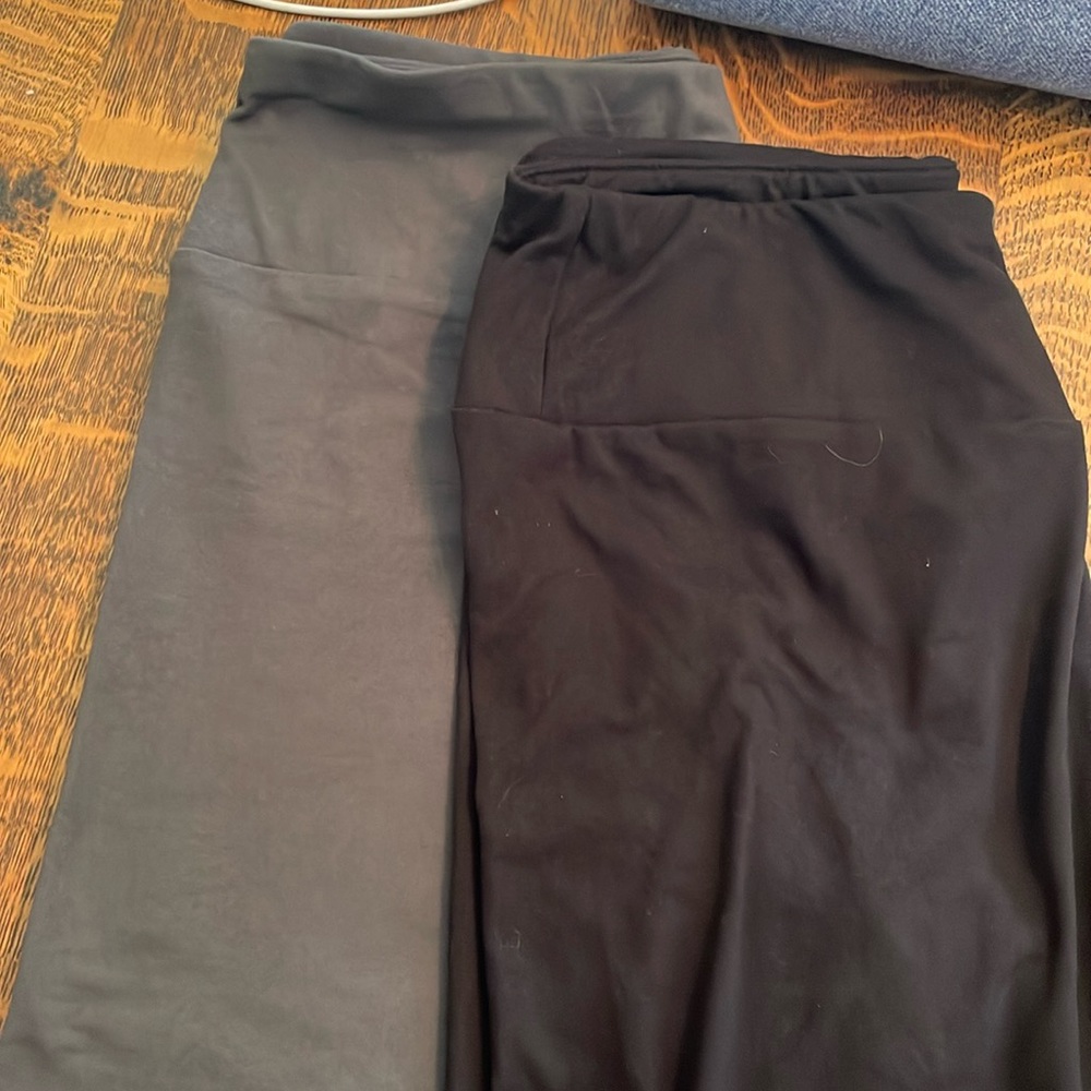 2 Pack Of Legacy Legwear Leggings. Size Small